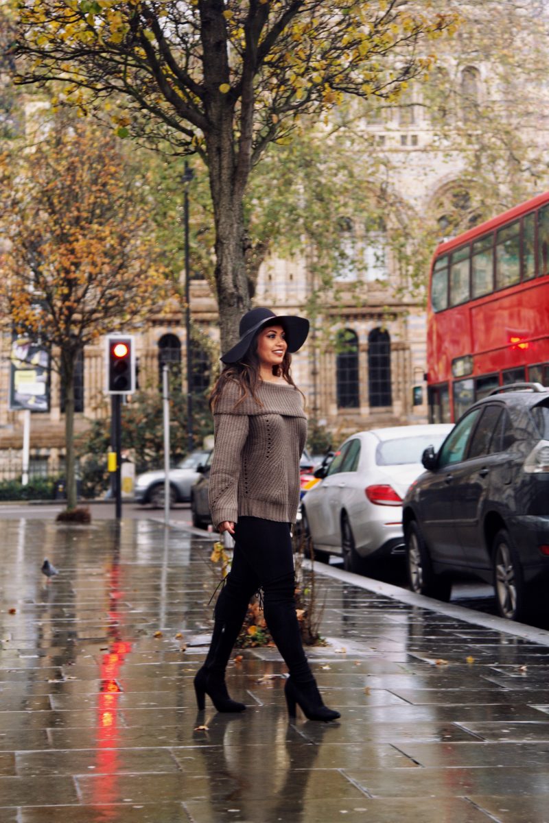 How to wear an oversized sweater when you’re petite