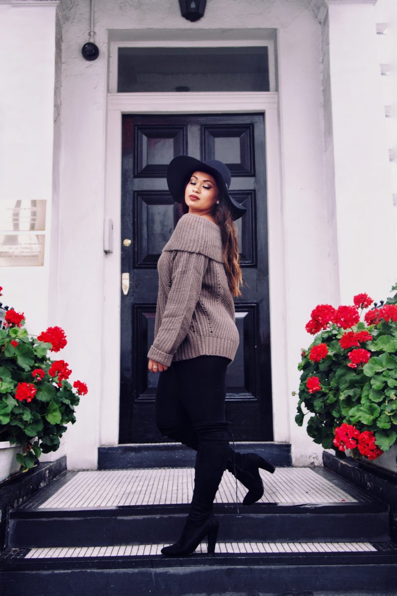 How to wear an oversized sweater when you’re petite