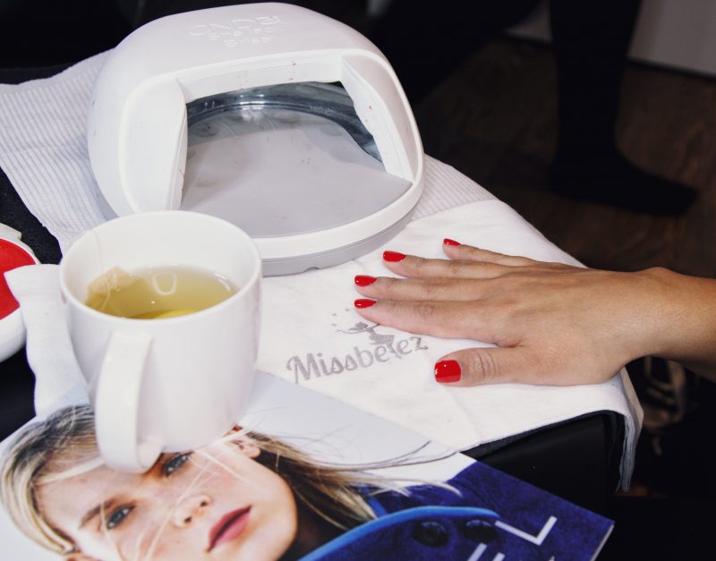 missbeez app gel manicure at home red nails